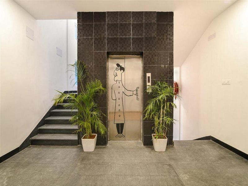 Готель Oyo Townhouse 091 Nungambakkam Ченнаї Екстер'єр фото