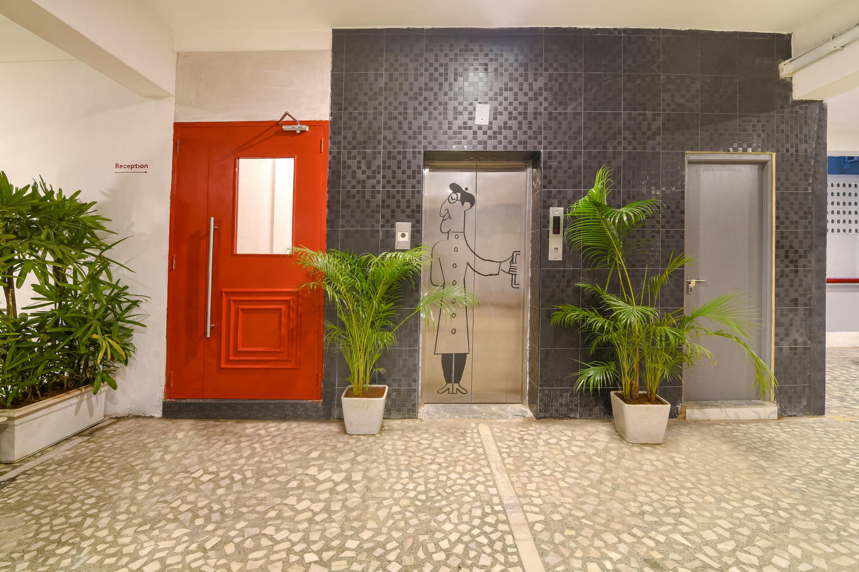 Готель Oyo Townhouse 091 Nungambakkam Ченнаї Екстер'єр фото