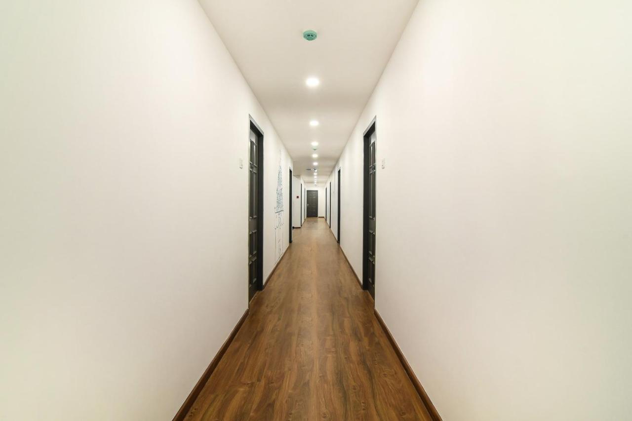 Готель Oyo Townhouse 091 Nungambakkam Ченнаї Екстер'єр фото